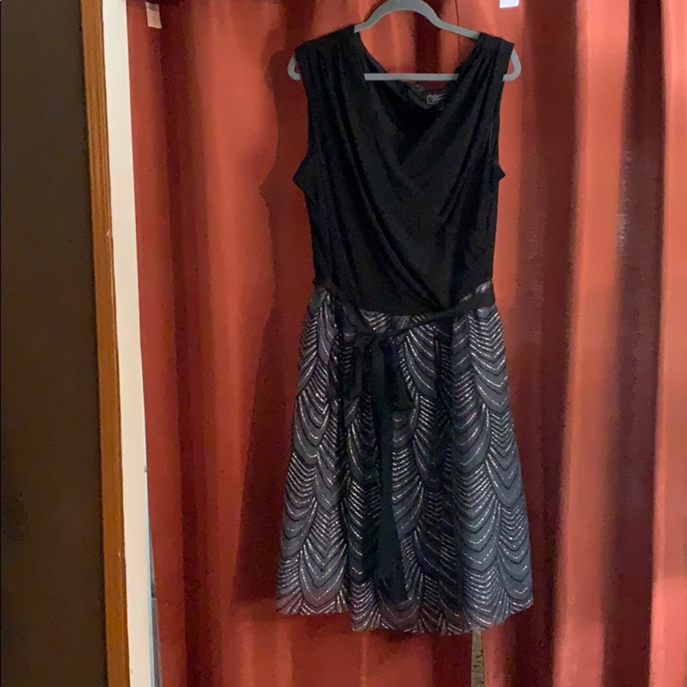 NWT Black and silver sleeveless dress size 24